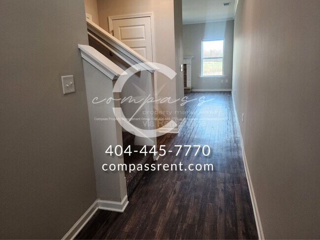 Photo - 109 Squarewood Ln NW