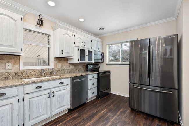 Photo - 31810 Briar Ln
