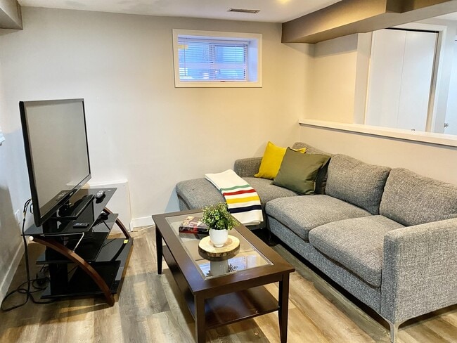 Photo - 8228 93a Ave NW