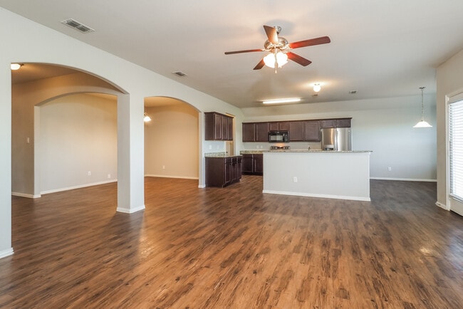 Photo - 300 Windmill Ct