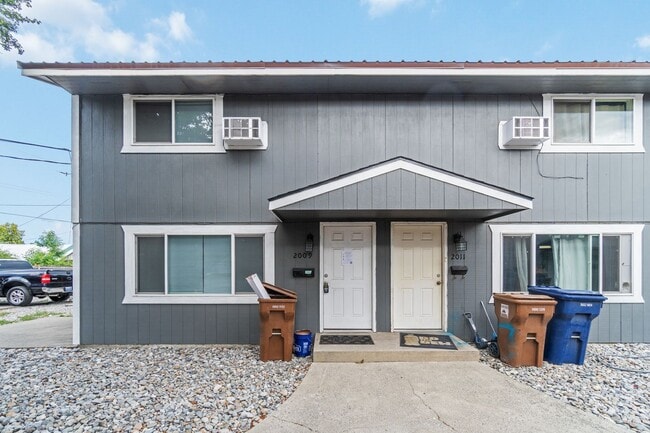 Photo - 2015-2015 E Desmet Ave Apartment Unit 2009
