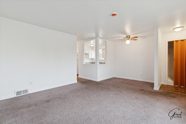 Photo - $1300 3 bedroom