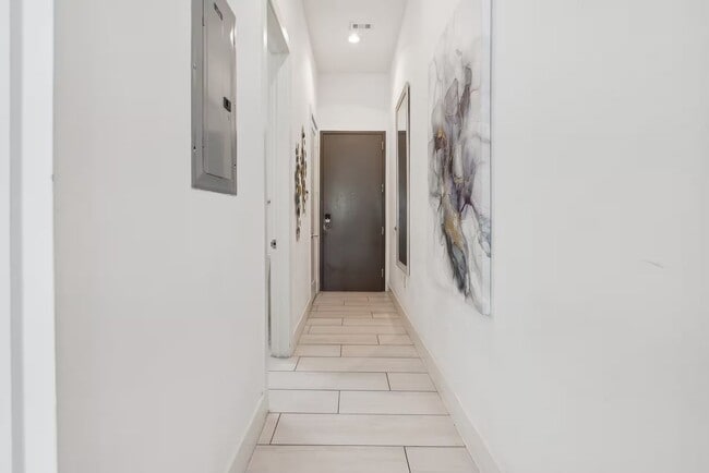 Photo - 1100 Peters St Unidad 413