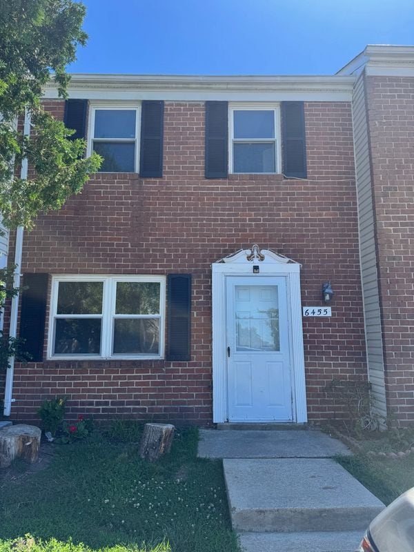Building Photo - 6455 Heritage Hill Dr