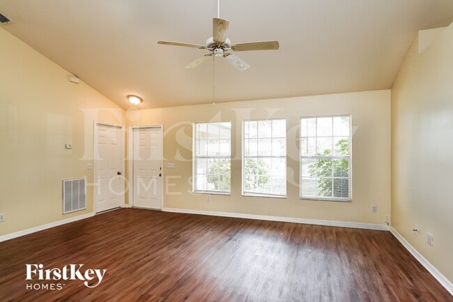 Photo - 9096 Frank Rd