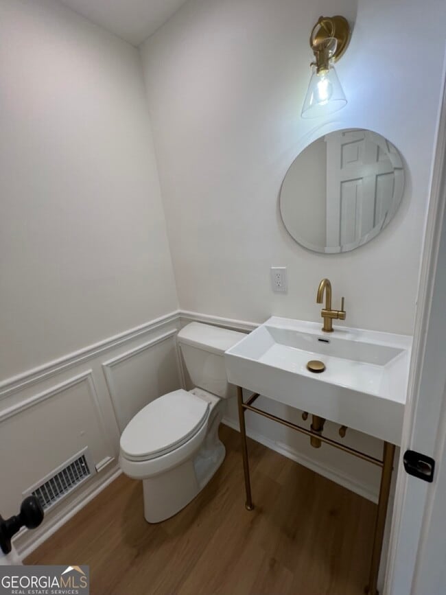 Photo - 2907 Clearbrook Dr