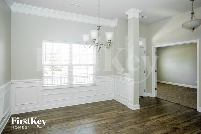 Photo - 6991 Collinwood Lane