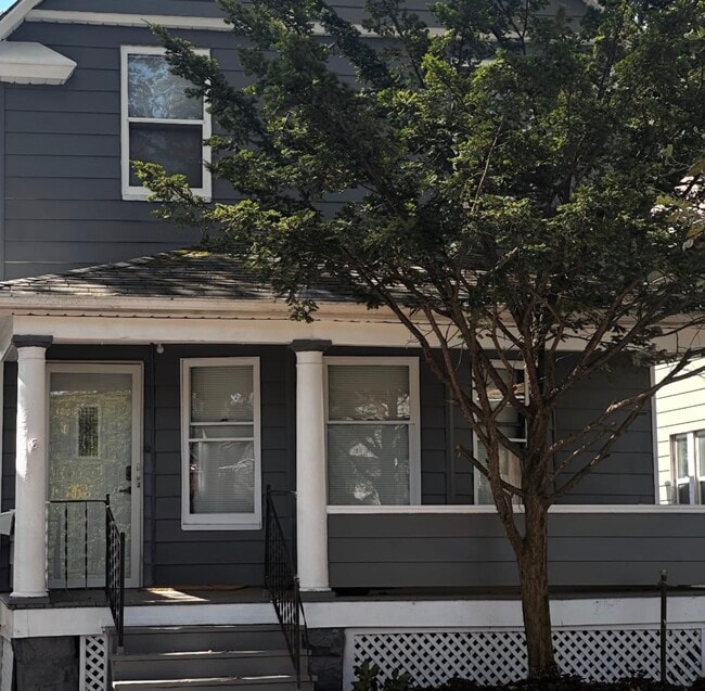 Building Photo - 2114 W 85th St