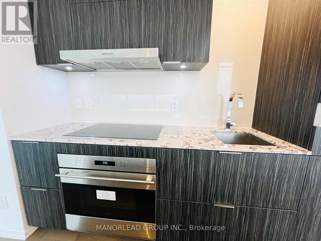 Photo - 1 Bloor St E Unit 5104