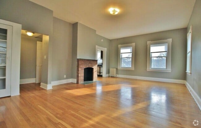Building Photo - 295-303.5-3035 Albany Ave Unit 295-303.5 Albany Ave   3 Rental