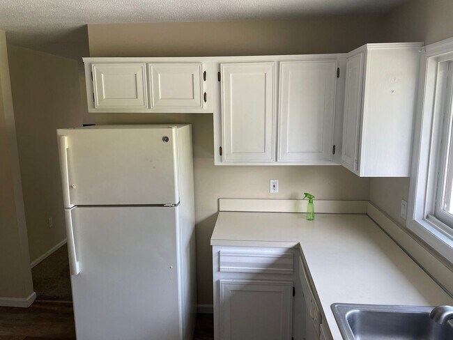 Photo - 2 Bedroom, 1.5 bathroom 2nd Level Condo