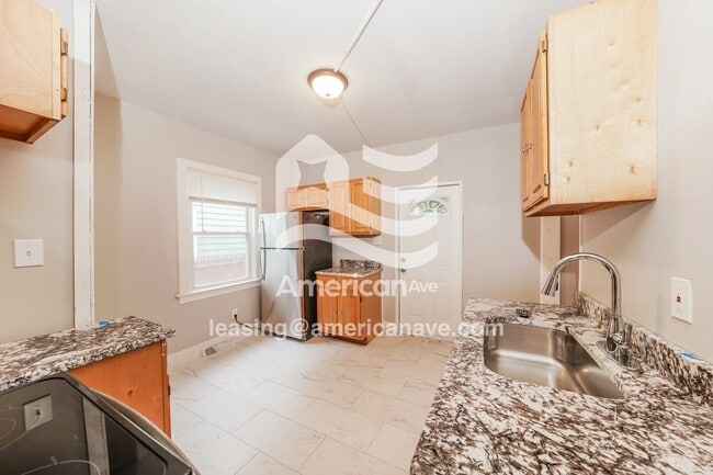 Photo - 339 W Calthrop Ave