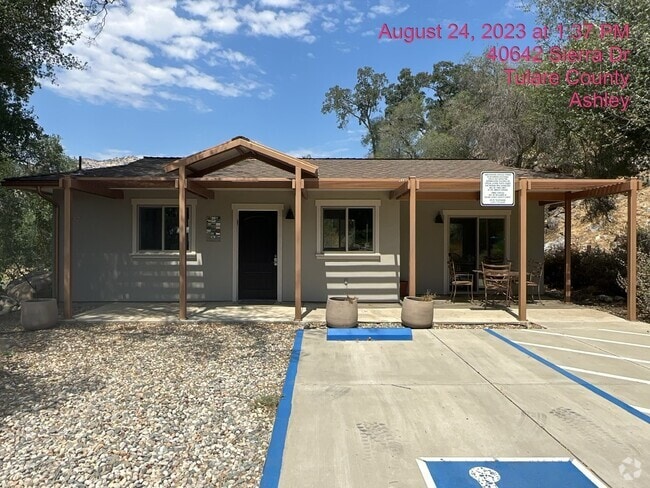 Building Photo - 40642 Sierra Dr Rental