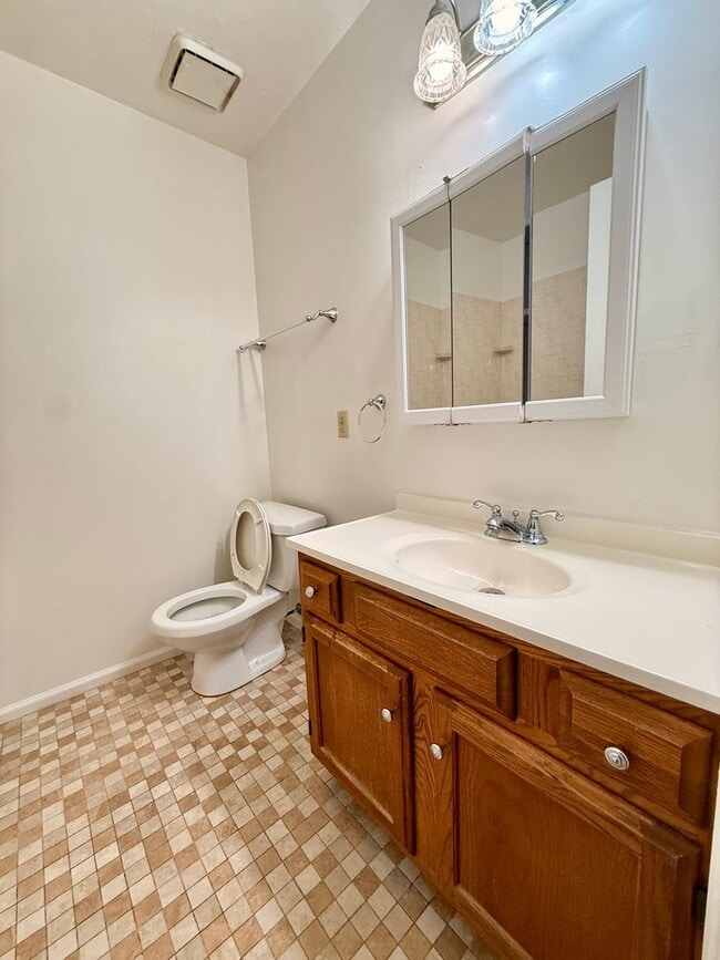 Photo - 215 S Eaton St Unit 215 S Eaton Street 2R
