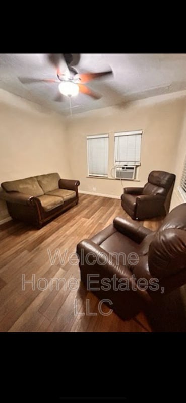 Photo - 110 E Prince Rd Casa