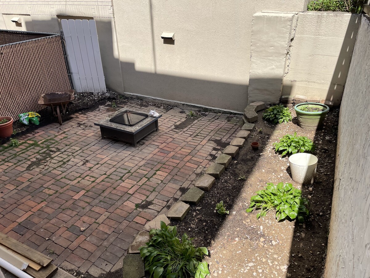 Patio trasero - 519 N Clewell St