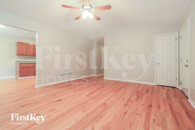 Photo - 124 Spring Dr