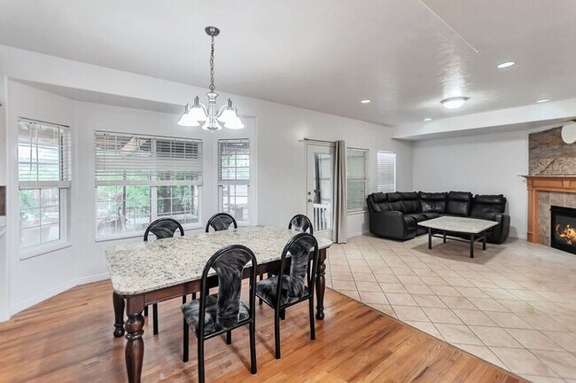 Photo - Beautiful 5 Bedroom Home in West Valley - ...