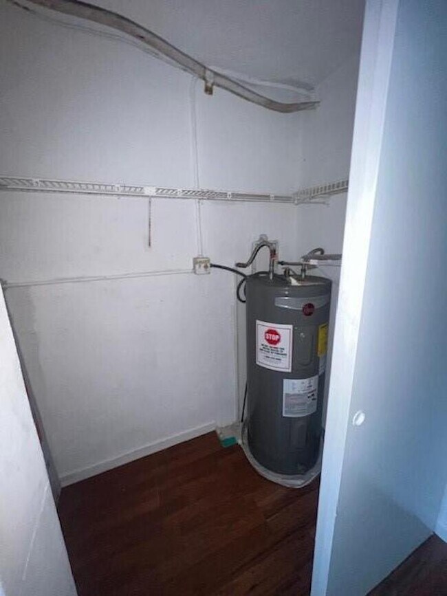 Photo - 2615 NE 3rd St