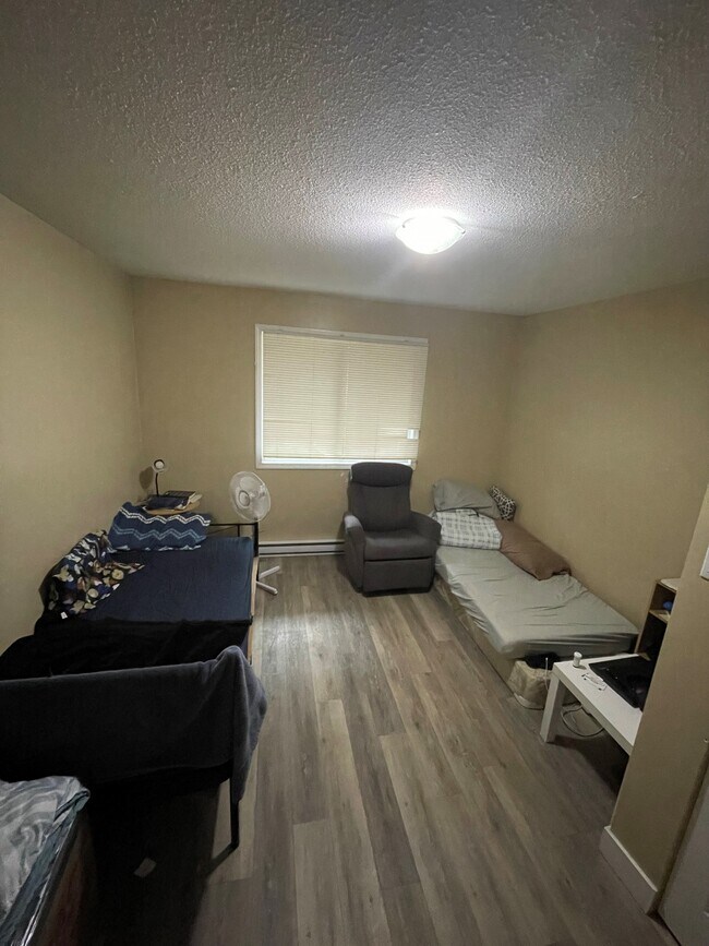 Photo - 371-374 4 Ave SE Unit C