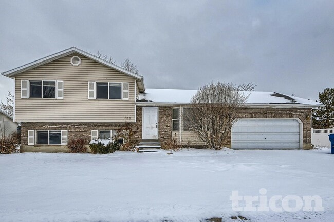 Photo - 725 N 1010 W