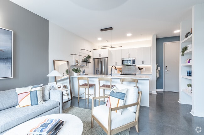 A4- 1BR, 1BA 630sqft