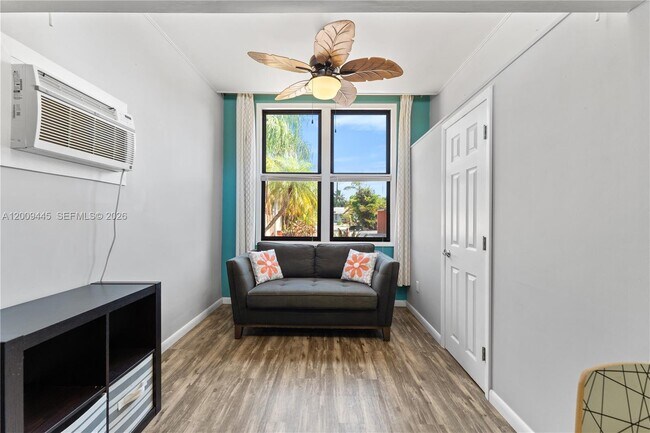 Photo - 2618 Monroe St Unidad B