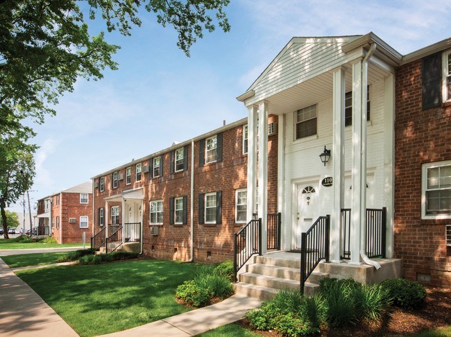 Hackensack Gardens - Hackensack Gardens Apartments