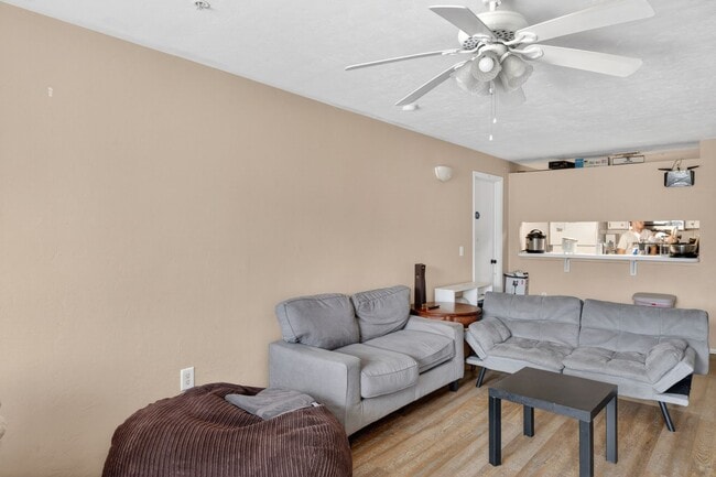 Photo - 4000 SW 23rd St