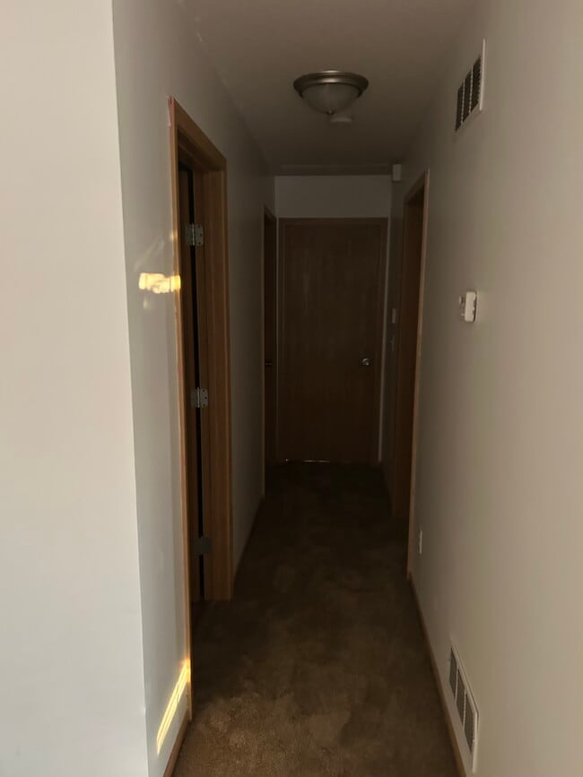 Photo - 707 Riess Ln