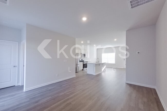 2415 Banyan Cir