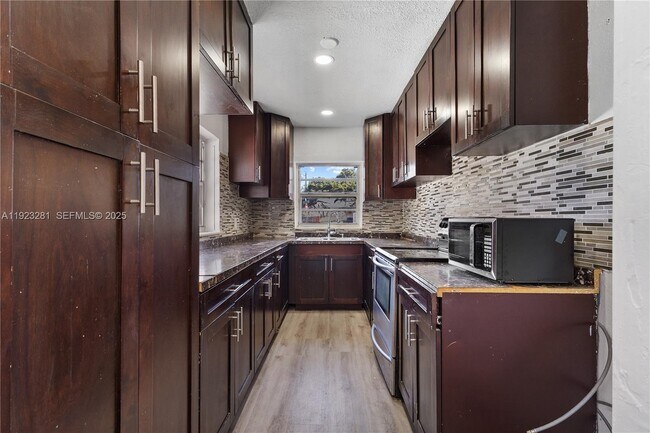 Photo - 4030 NW 1st Ave