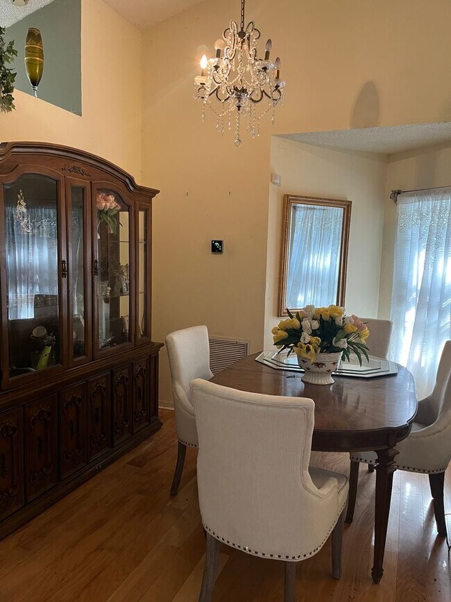 Photo - 2930 Shannon Cir