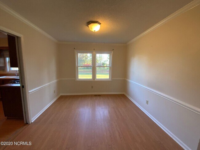 Photo - 209 Rock Creek Dr S