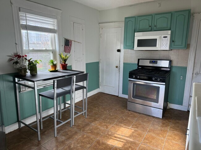 Photo - 14 Hazelwood St Condo Unit 3