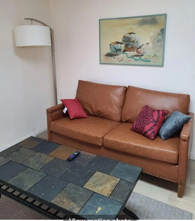 Building Photo - 116 E Second St