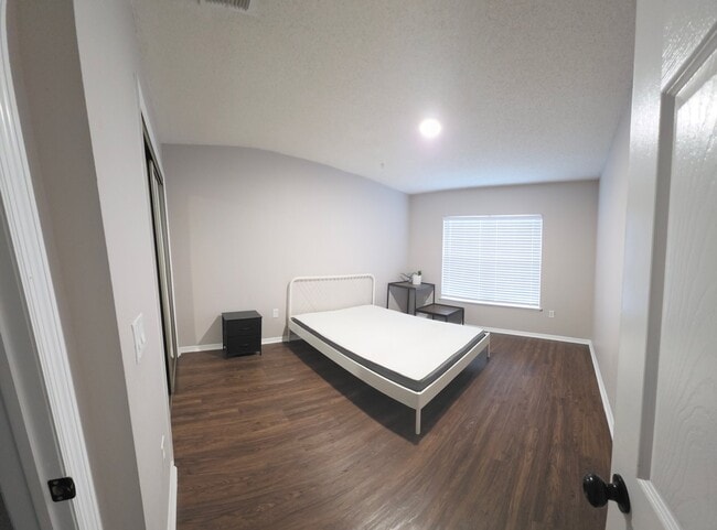 1409 Timberbend Cir