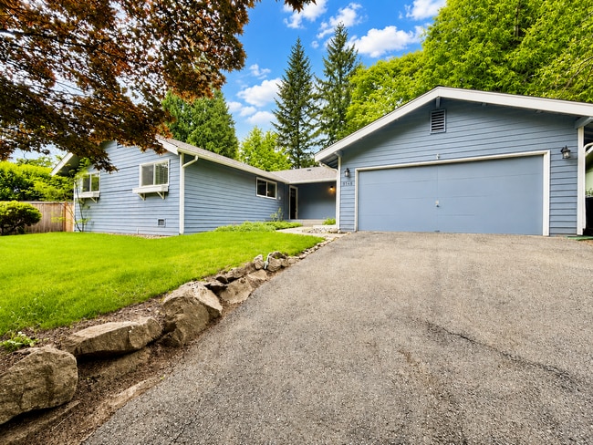 Building Photo - Gorgeous 3B2B Home in Prime Education Hill Location!