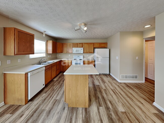 Photo - 491 Dover Pond Dr