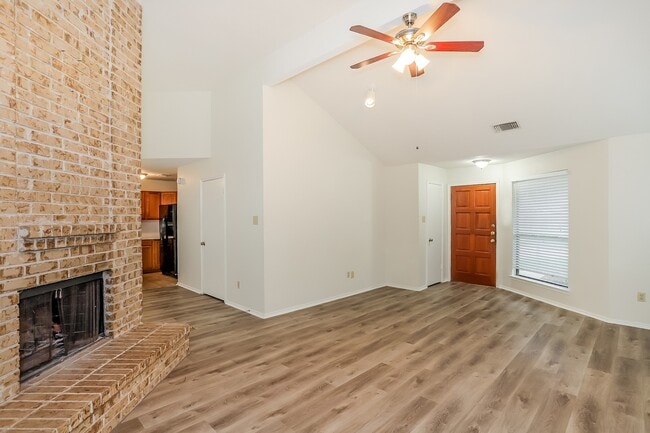 Photo - 1525 Miller Ave