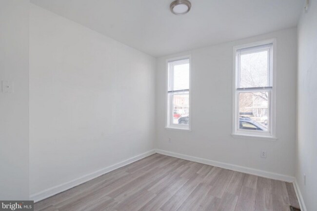 Photo - 894 N 42nd St Unit 2