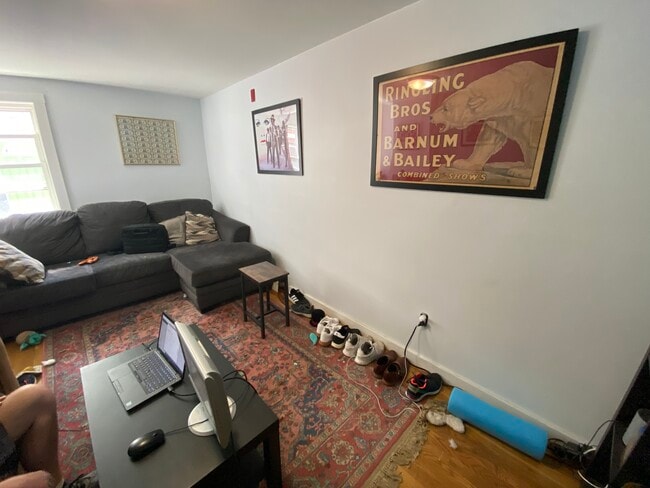 Photo - 266 Gold St Apartments Unit 1