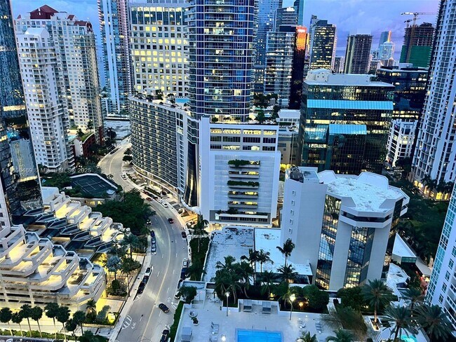 Photo - 950 Brickell Bay Dr Unidad 3009 Rental
