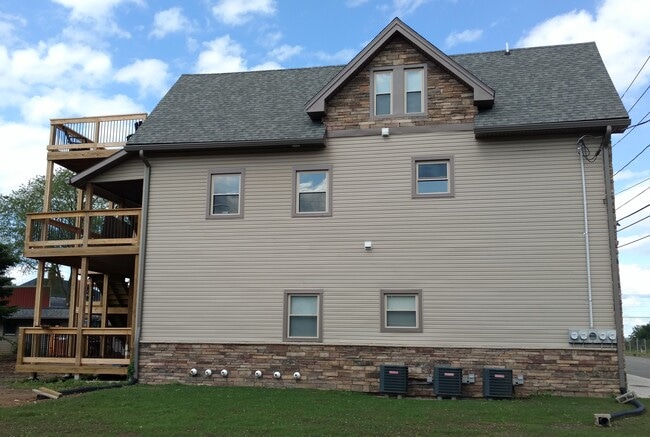 Photo - 711 E 3rd St Unit 2