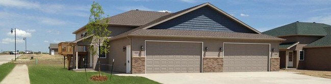 Creekstone Townhomes - Creekstone Townhomes