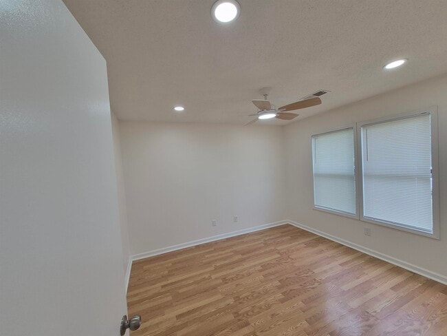 Photo - 5657 Heartwood Dr