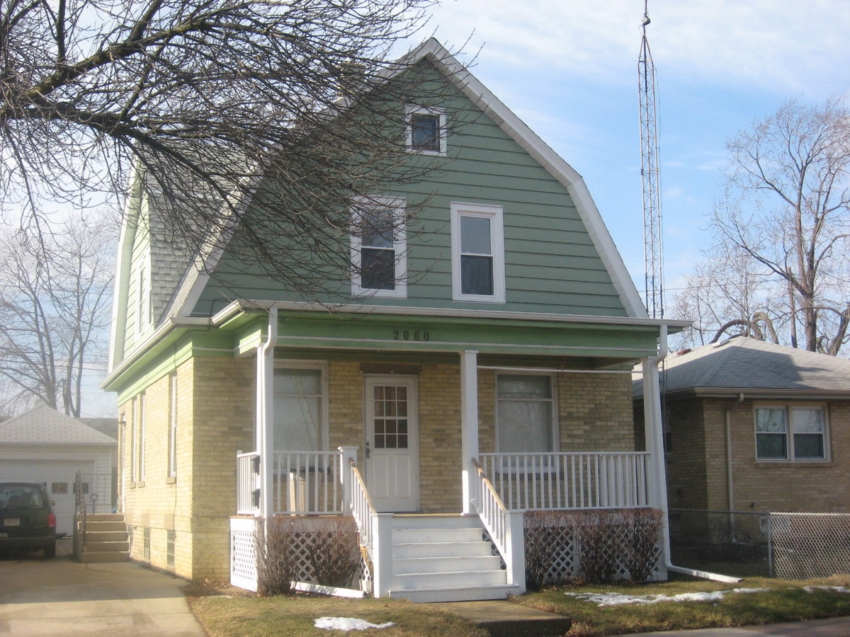 Photo - 2060 Summit Ave Unit Upper