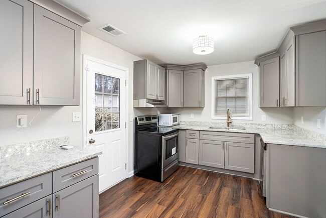 Photo - 1643 Mary George Ave NW