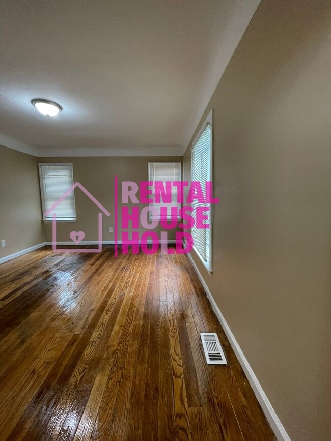 Photo - Security Deposit Slashed just $500~ 3 BEDR...