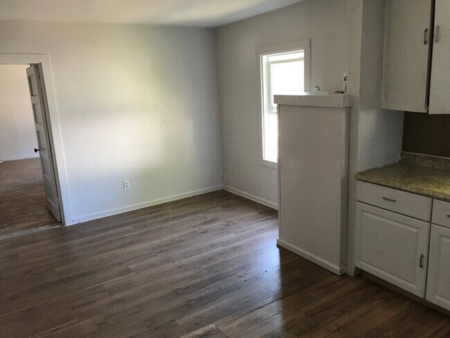 220 Cedar St